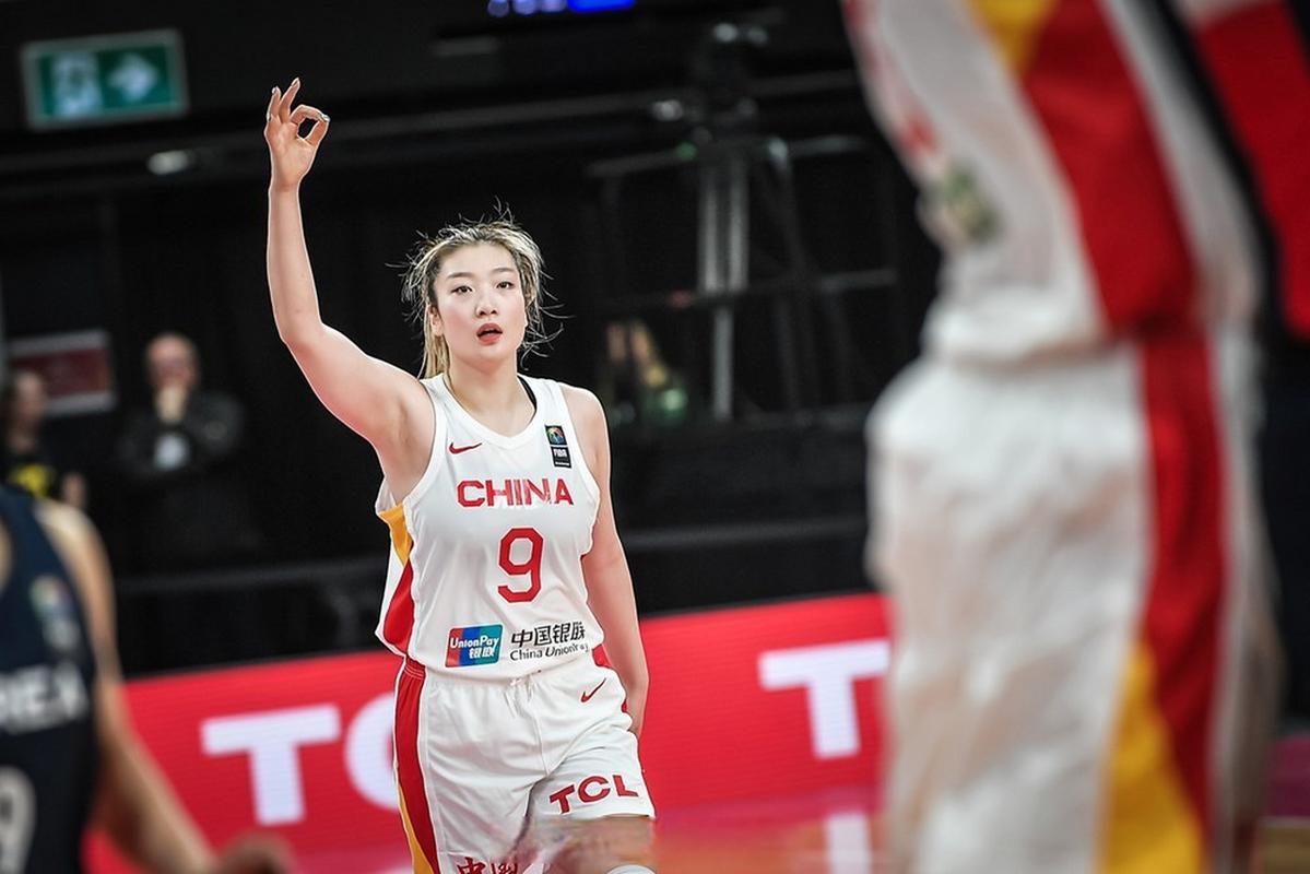 李梦入选中国女篮亚洲杯名单